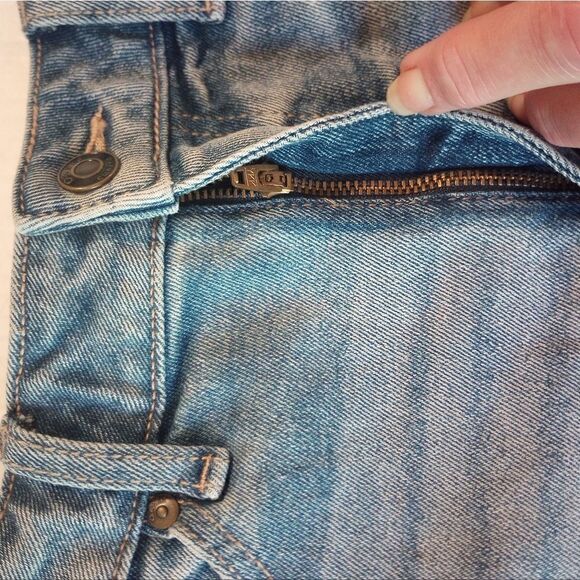 - Oasis factory cut off high waisted denim shorts - Picture 4 of 11